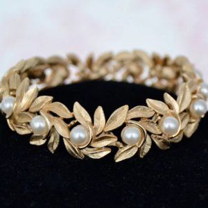 Vintage 1970s Avon Bracelet